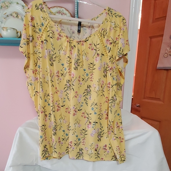 Massini Tops - Yellow floral shirts